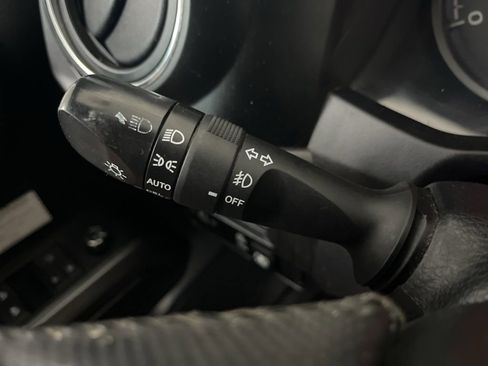 Used 2017 Toyota Tacoma TRD Off-Road w/ Premium & Technology Package AWD/4WD image 60