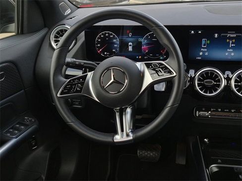 Certified 2025 Mercedes-Benz GLA 250 image 29