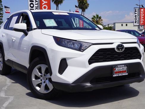 Certified 2022 Toyota RAV4 LE w/ Carpet Mat Package (TMS) AWD/4WD image 2