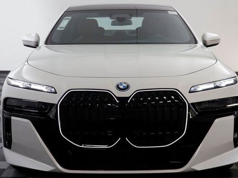 New 2026 BMW 750e xDrive w/ Executive Package AWD/4WD image 25