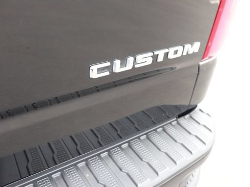 Used 2022 Chevrolet Silverado 1500 Custom RWD image 7
