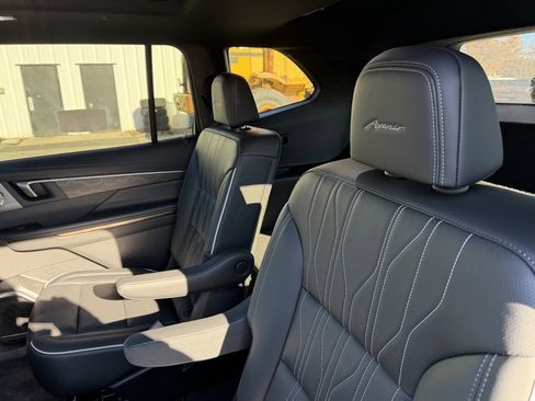 New 2026 Buick Enclave Avenir w/ Super Cruise Package image 6