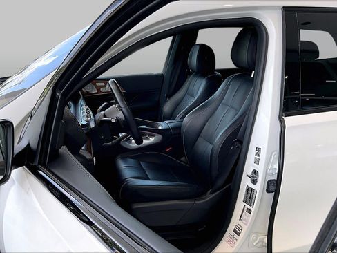 Used 2022 Mercedes-Benz GLS 450 4MATIC image 7