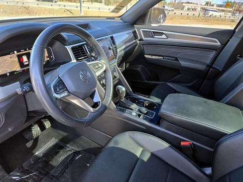 Used 2022 Volkswagen Atlas Cross Sport SEL AWD/4WD image 29