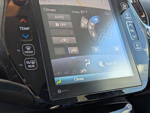 Used 2017 Toyota Prius Prime Premium w/ Carpet Mat Package image 6