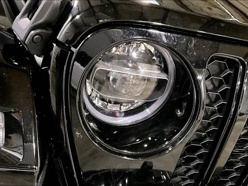 Used 2022 Jeep Gladiator Overland image 4