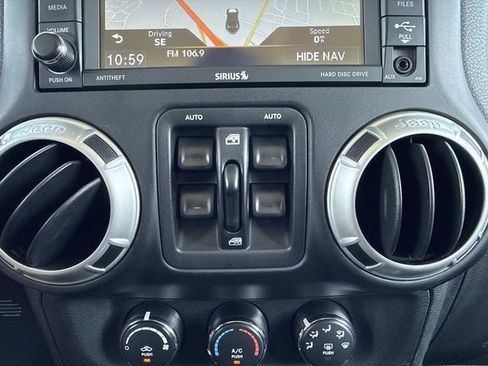 Used 2017 Jeep Wrangler Unlimited Sahara w/ Connectivity Group image 22