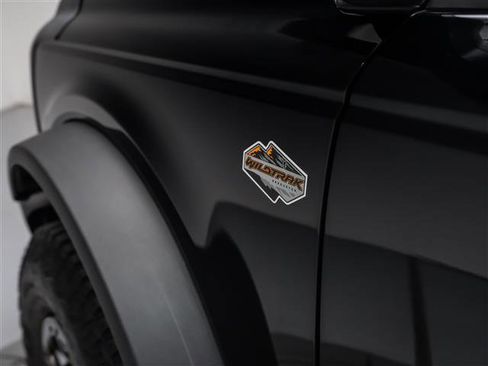 Used 2023 Ford Bronco Wildtrak image 39