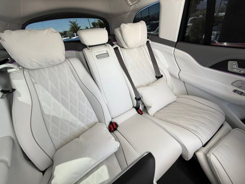 Used 2026 Mercedes-Benz Maybach GLS 600 4MATIC image 18