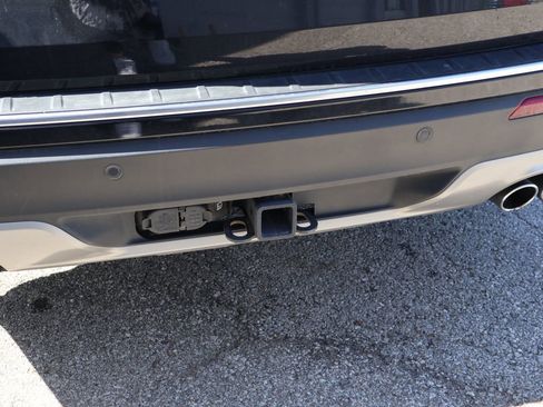 Used 2022 Ford Explorer Platinum w/ Equipment Group 601A AWD/4WD image 9