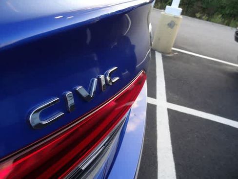 Used 2022 Honda Civic Sport image 8