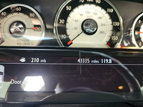 Used 2014 Rolls-Royce Wraith image 12