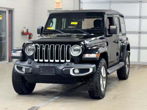 Used 2021 Jeep Wrangler Unlimited Sahara image 3