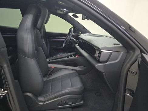 Used 2025 Porsche Macan Electric RWD image 8