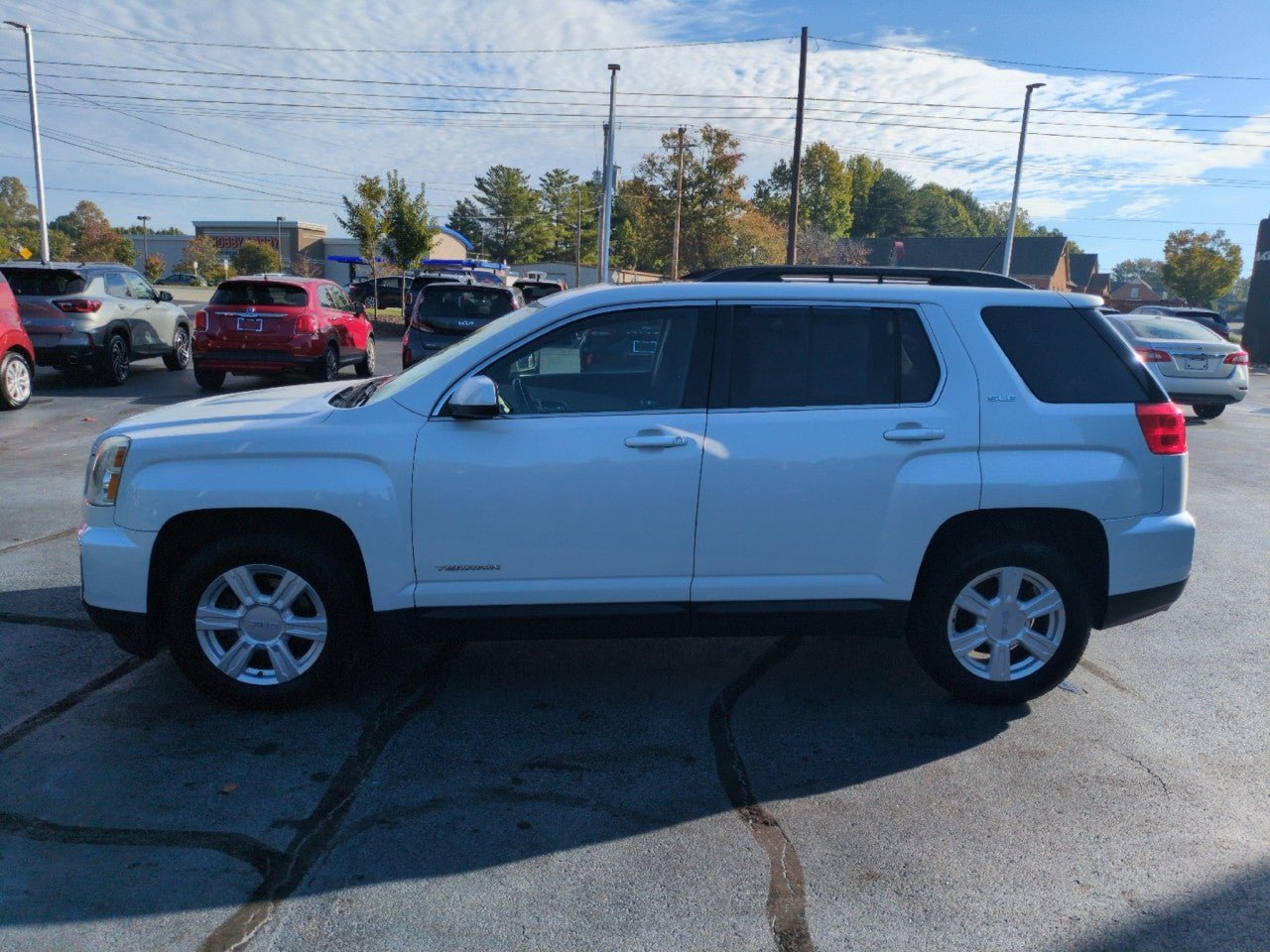 Used 2016 GMC Terrain SLE w/ Convenience Package FWD image 4