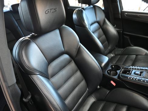 Used 2018 Porsche Macan GTS AWD/4WD image 36