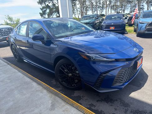 New 2026 Toyota Camry SE w/ Convenience Package FWD image 6