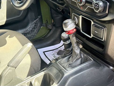 Used 2021 Jeep Wrangler Sport image 33
