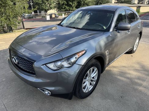 Used 2017 INFINITI QX70 2WD image 8