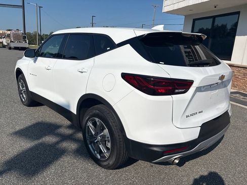 Used 2025 Chevrolet Blazer LT AWD/4WD image 7