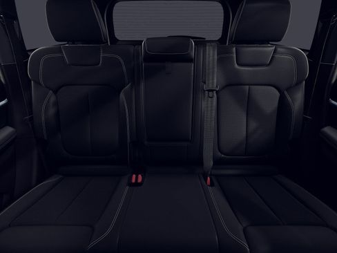 New 2026 Jeep Grand Cherokee Altitude image 3