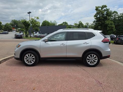Used 2019 Nissan Rogue SV AWD/4WD image 2