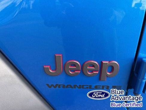 Used 2025 Jeep Wrangler Unlimited Rubicon AWD/4WD image 13