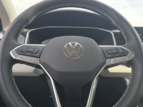 New 2026 Volkswagen Taos SE AWD/4WD image 21