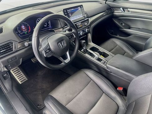 Used 2018 Honda Accord Sport image 9