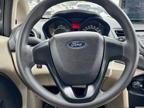 Used 2013 Ford Fiesta S image 7
