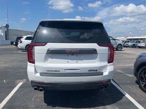 Used 2023 GMC Yukon AT4 w/ AT4 Premium Plus Package AWD/4WD image 6