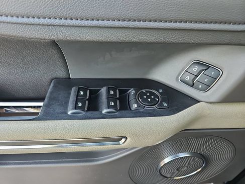 Used 2019 Ford Expedition XLT w/ Equipment Group 202A RWD image 27