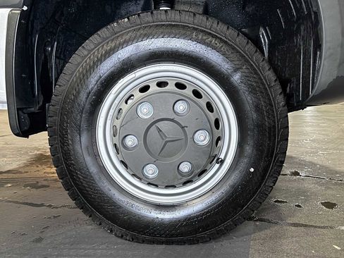 Used 2023 Mercedes-Benz Sprinter 3500 image 9