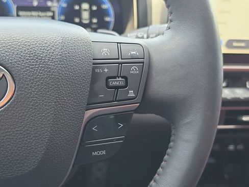Used 2025 Toyota Camry XSE FWD image 21