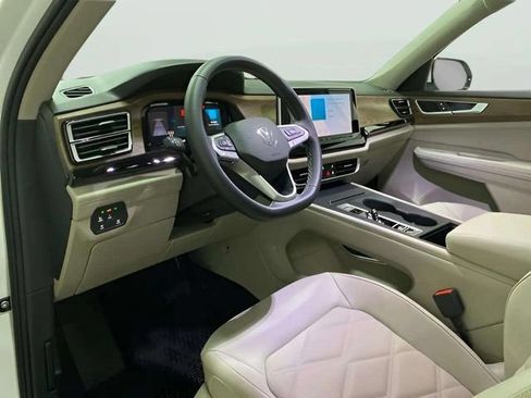 Used 2024 Volkswagen Atlas SE FWD image 68