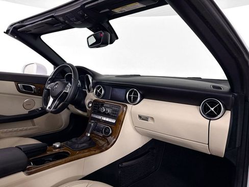 Used 2015 Mercedes-Benz SLK 250 image 13
