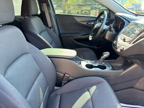 Used 2024 Chevrolet Malibu RS FWD image 9