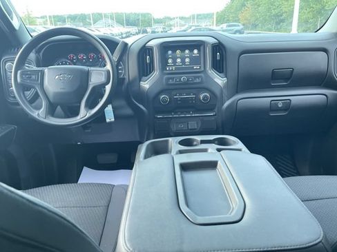 Used 2019 Chevrolet Silverado 1500 Custom Trail Boss w/ Custom Convenience Package AWD/4WD image 18