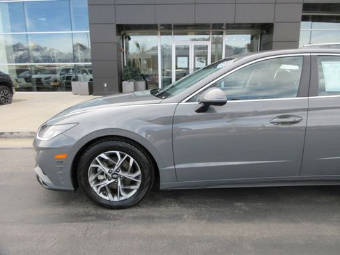 Used 2022 Hyundai Sonata SEL image 2