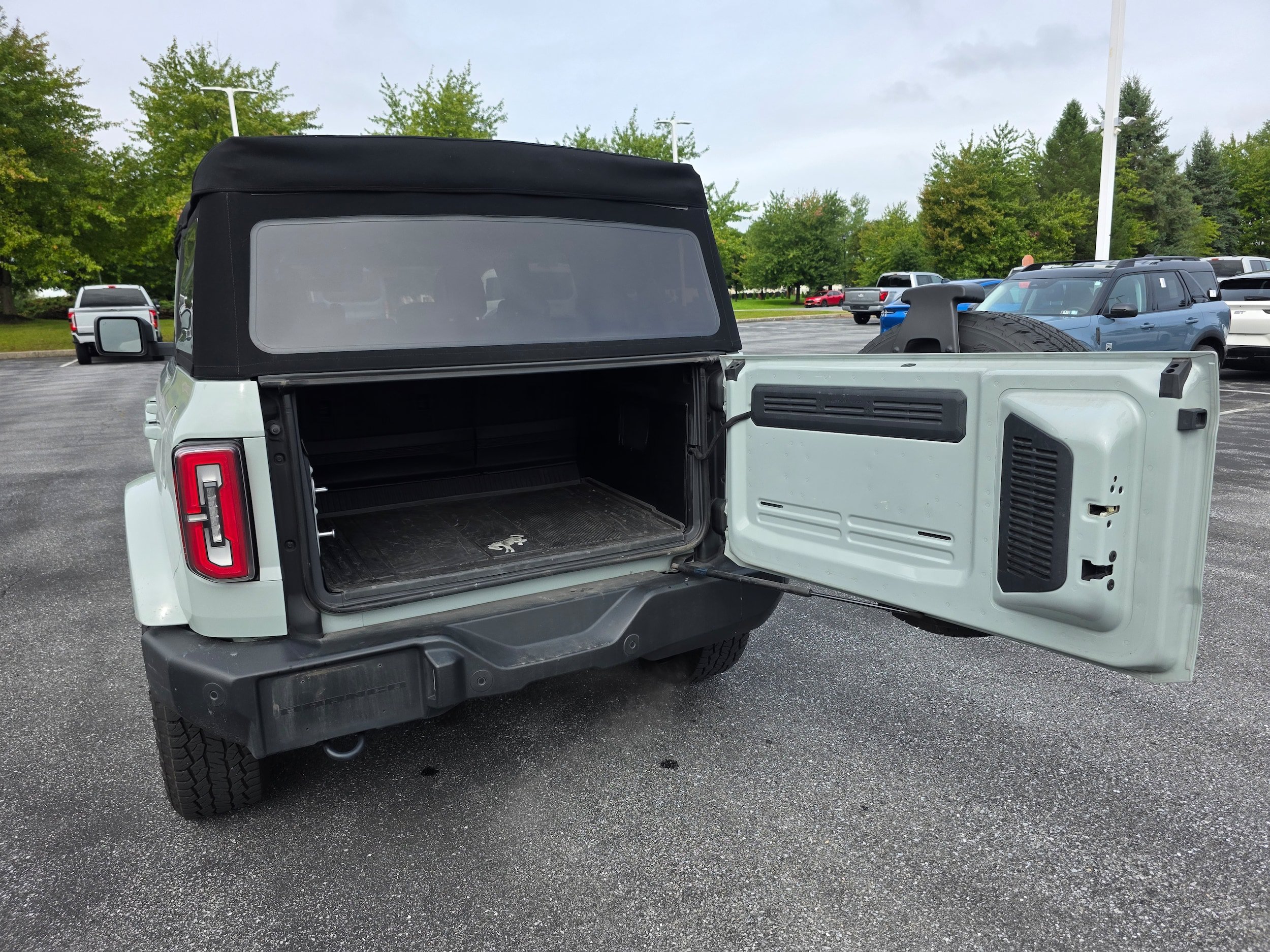 Used 2023 Ford Bronco Outer Banks AWD/4WD image 9