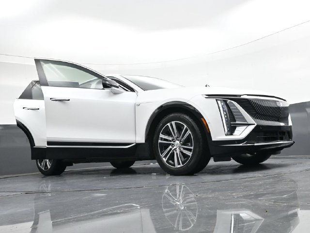 Used 2024 Cadillac Lyriq Luxury RWD image 40