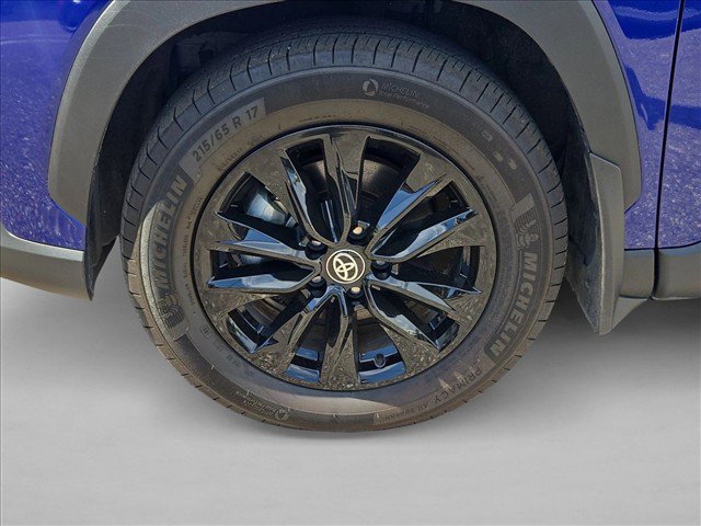 Used 2025 Toyota Corolla Cross LE FWD image 21