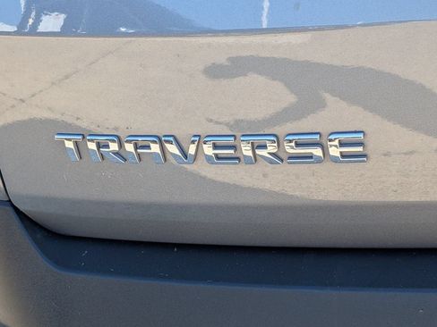 Used 2021 Chevrolet Traverse LS FWD image 8