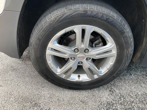 Used 2019 GMC Terrain SLE w/ Driver Convenience Package image 11