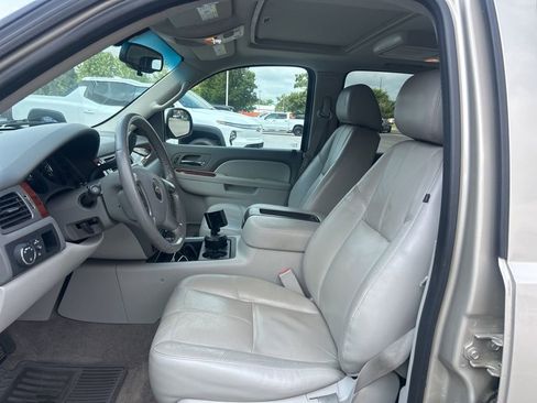 Used 2013 Chevrolet Tahoe LT RWD image 4