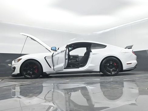 Used 2017 Ford Mustang Shelby GT350R w/ GT350R Equipment Group 920A RWD image 76