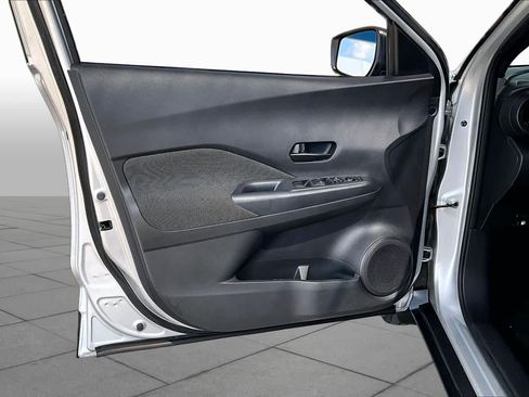 Used 2019 Nissan Kicks S FWD image 21