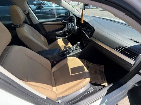 Used 2019 Volkswagen Jetta SE FWD image 14