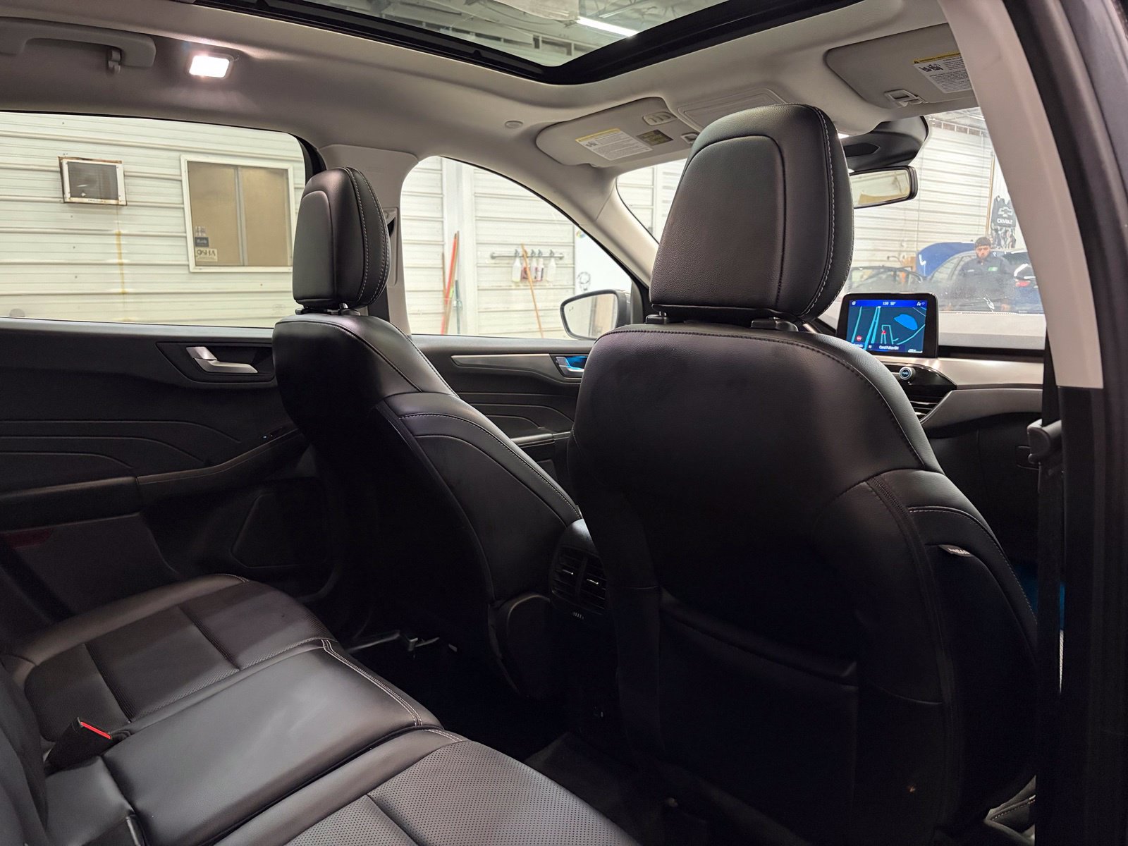 Used 2021 Ford Escape Titanium AWD/4WD image 31