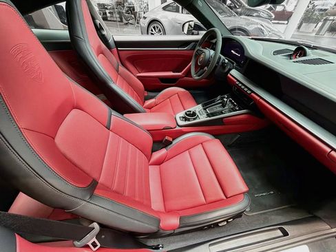 Certified 2025 Porsche 911 Carrera S RWD image 29